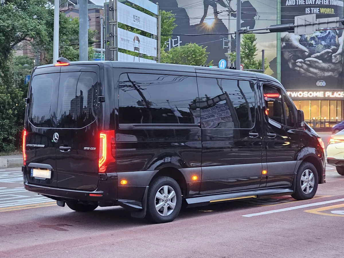 Mercedes Sprinter — Minibus